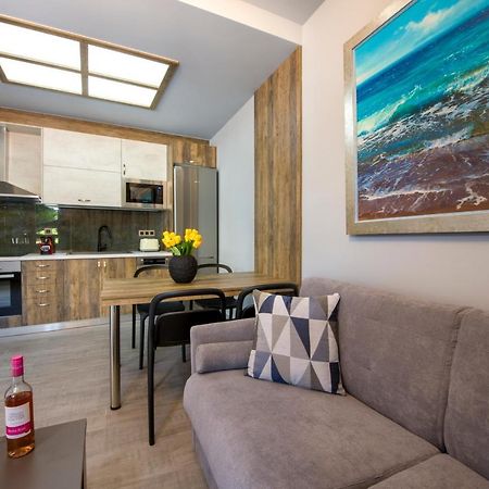 Rena'S Luxury Apartment With Free Private Parking خانيا المظهر الخارجي الصورة
