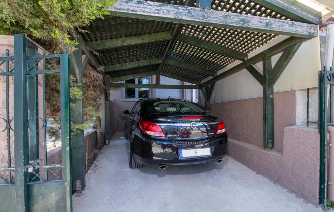 Rena'S Luxury Apartment With Free Private Parking خانيا المظهر الخارجي الصورة